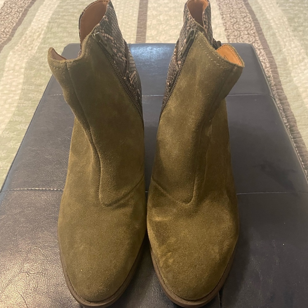 Vionic Olive Green Bootie